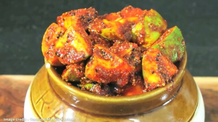 કાચી કેરી નું અથાણું બનાવવાની રીત - kachi keri nu athanu banavani rit - kachi keri nu athanu recipe in gujarati - kachi keri nu athanu recipe - kachi keri nu instant athanu