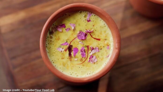 મસાલા મિલ્ક પાવડર અને મસાલા દૂધ બનાવવાની રીત - Masala milk powder ane masala milk banavani rit - Masala milk recipe in gujarati