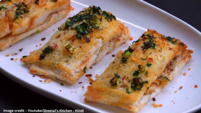 ગાર્લિક બ્રેડ પિઝા પોકેટ - Garlic bread pizza pocket - ગાર્લિક બ્રેડ પિઝા પોકેટ બનાવવાની રીત - Garlic bread pizza pocket banavani rit