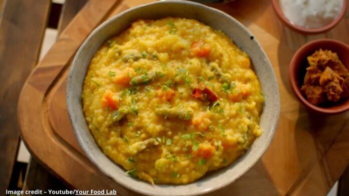 મસાલા ખીચડી - Masala khichdi - મસાલા ખીચડી બનાવવાની રીત - Masala khichdi banavani rit - Masala khichdi recipe in gujarati