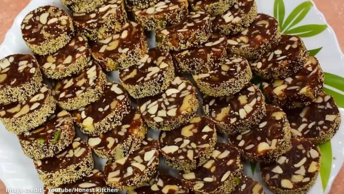 મિક્સ ડ્રાયફ્રુટ રોલ - Mix Dry Fruit roll - મિક્સ ડ્રાયફ્રુટ રોલ બનાવવાની રીત - Mix Dry Fruit roll banavani rit
