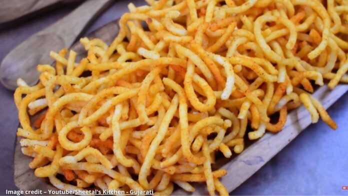 batata na gathiya - બટાકા ના ગાંઠિયા - batata na gathiya banavani rit - બટાકા ના ગાંઠિયા બનાવવાની રીત
