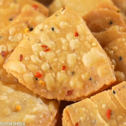 ghau na lot ni mathri - ઘઉં ના લોટ ની મઠરી - ghau na lot ni mathri banavani rit - ઘઉં ના લોટ ની મઠરી બનાવવાની રીત