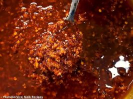Chili oil - ચિલી ઓઈલ