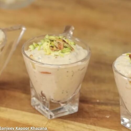 Muesli sathe Chia Seeds - મુયૂસેલી સાથે ચિયા સીડ્સ