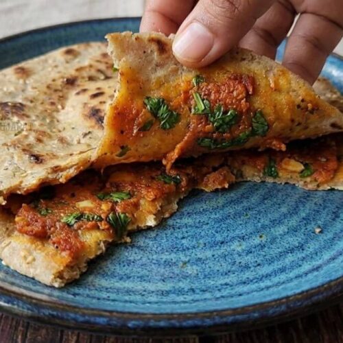 Bhareli masala bhakri - ભરેલી મસાલા ભાખરી