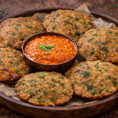shiyada ma garma garam Methi Bajra Puri - મેથી બાજરીની પૂરી જે ઠંડી મા ગરમ ગરમ મસ્ત લાગે છે
