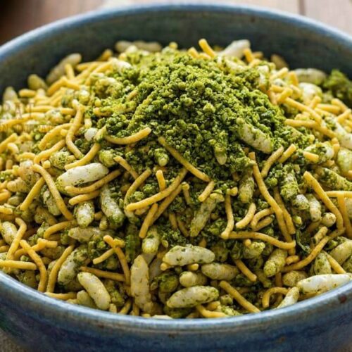 Sev mamra ni bhel ni suki lili chatni - સેવ મમરા ની ભેળ ની સુકી ચટણી