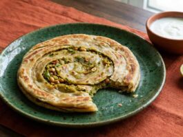 Thecha parotha - ઠેંચા પરોઠા
