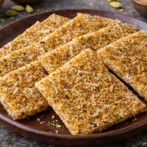Crispy Coconut Chikki - ક્રિસ્પી ટોપરાની ચીકી