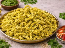 Lili Methi na Champakali Ganthiya - લીલી મેથીના ચંપાકલી ગાંઠિયા